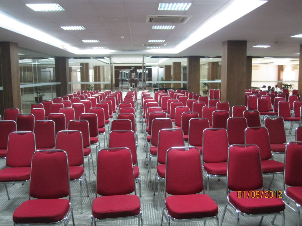 Sewa-Kursi-Futura-Polos